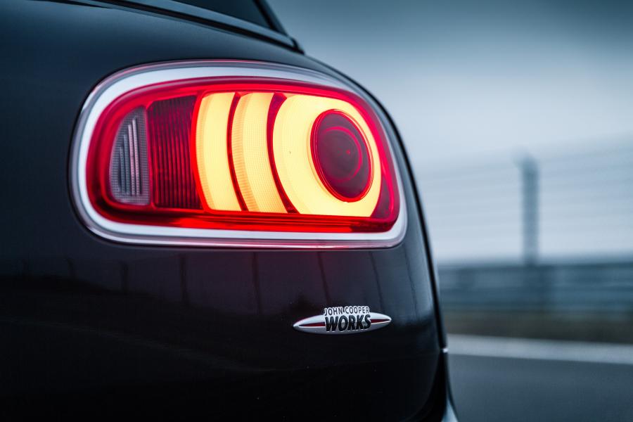 Детали экстерьера Mini John Cooper Works Clubman 2016 года  (WW) (фото 21 из 102)